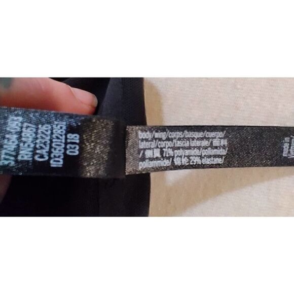 VICTORIAS SECRET BLACK AND SHEER SPORTS BRA SIZE SMALL - Picture 4 of 4